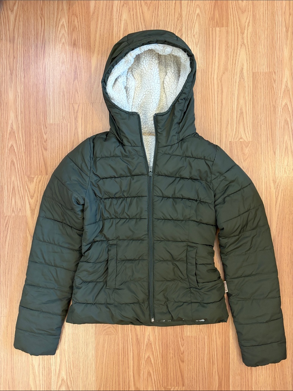 Hollister Olive Green Puffer Jacket with Cream Sherpa Lining